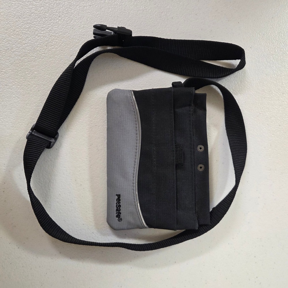 PetSafe Sport Dog Treat Pouch Black Gray Training Bag with Belt Clip